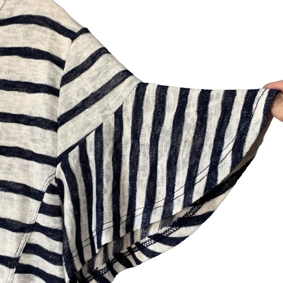 Lane Bryant navy blue stripe lightweight sweater with short sleeve.‎ Size 14/16 - Picture 4 of 6